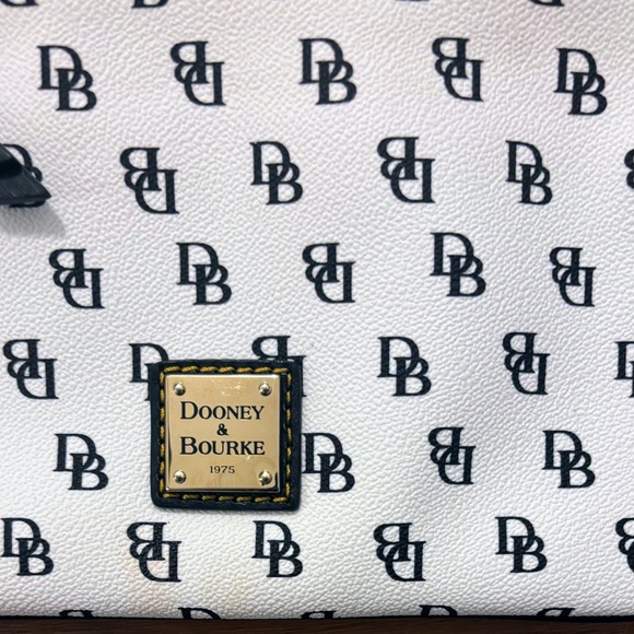 Dooney & Bourke NWOT Black and White Signature DB Design Double Zip Crossbody - Picture 8 of 14